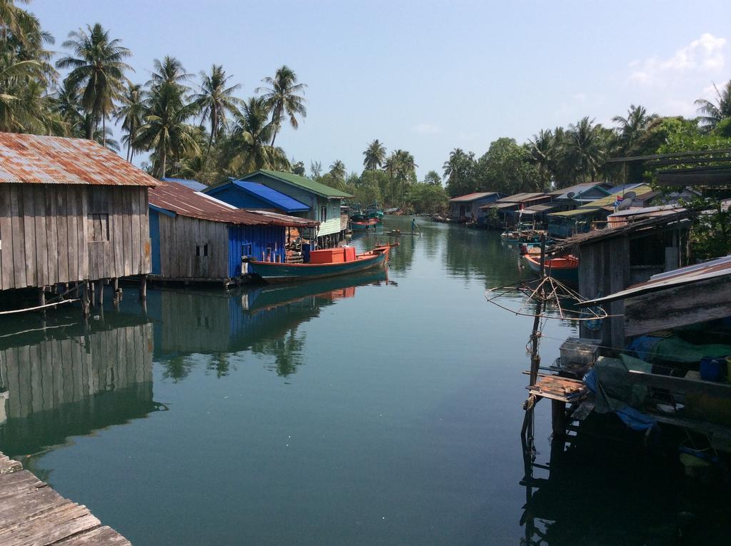 Palm Beach Bungalow Resort Prek Svay Village Exterior photo